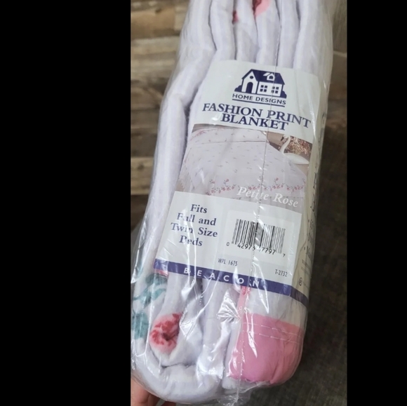 Home Designs Full/ Twin Petite  Rose Pattern Blanket Vintage New Sealed - Picture 5 of 7